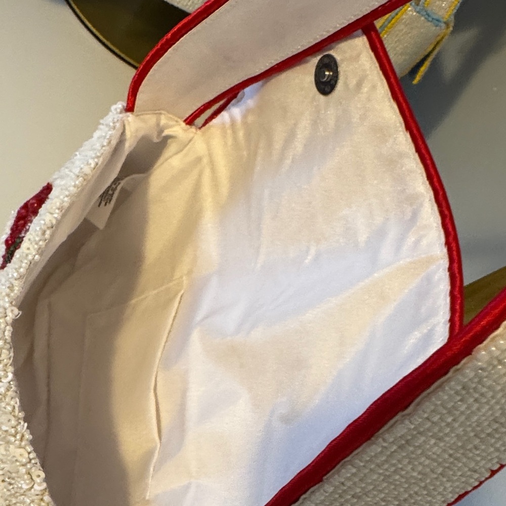 Hand Crafted Red and White Beaded Shoulder Bag - Picture 4 of 5